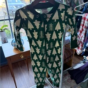 Hanna Andersson Green and White Kids Pajamas